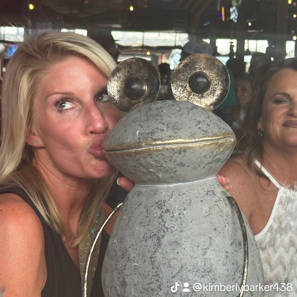 Meet your Posher, Kim - Picture 1 of 1